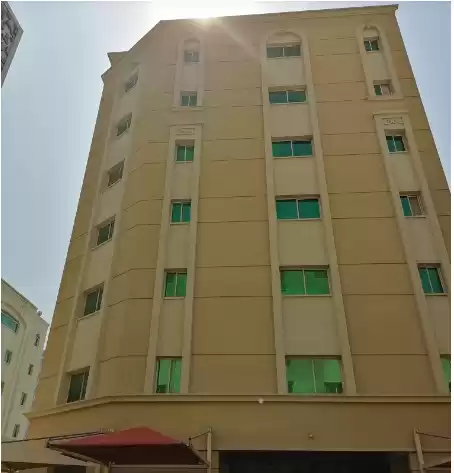 Résidentiel Propriété prête 1 chambre U / f Appartement  a louer au Doha #7189 - 1  image 